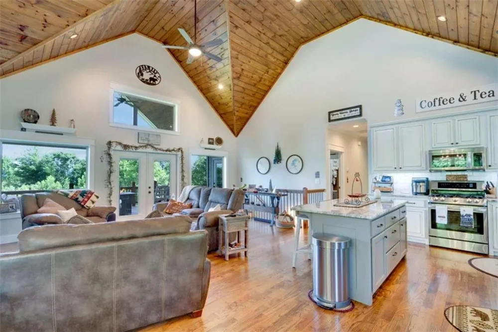 2079 Gallatin Road Young Harris, GA 30582
