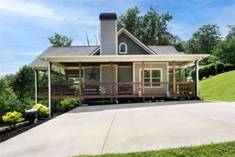2079 Gallatin Road Young Harris, GA 30582