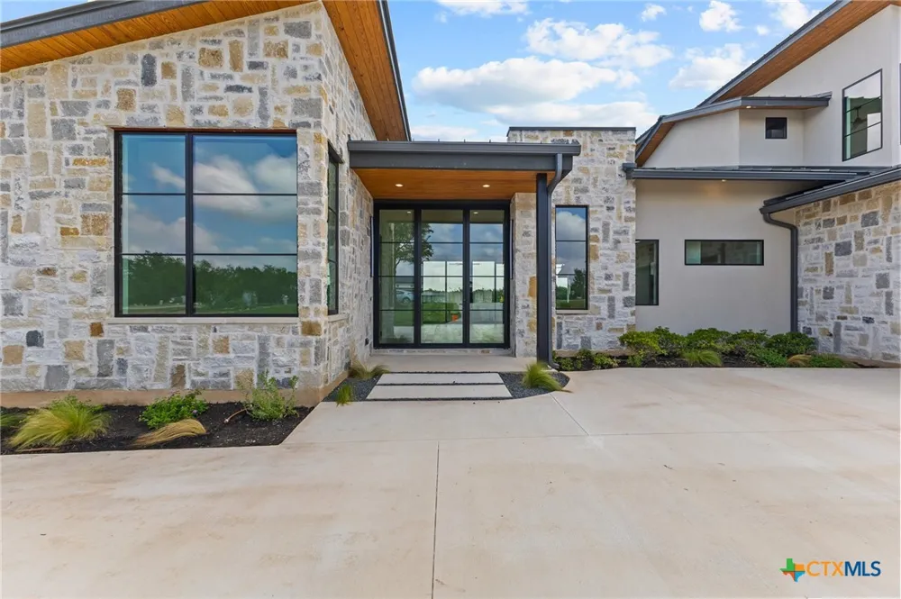 8109 Kuhn Drive Austin, TX 78736