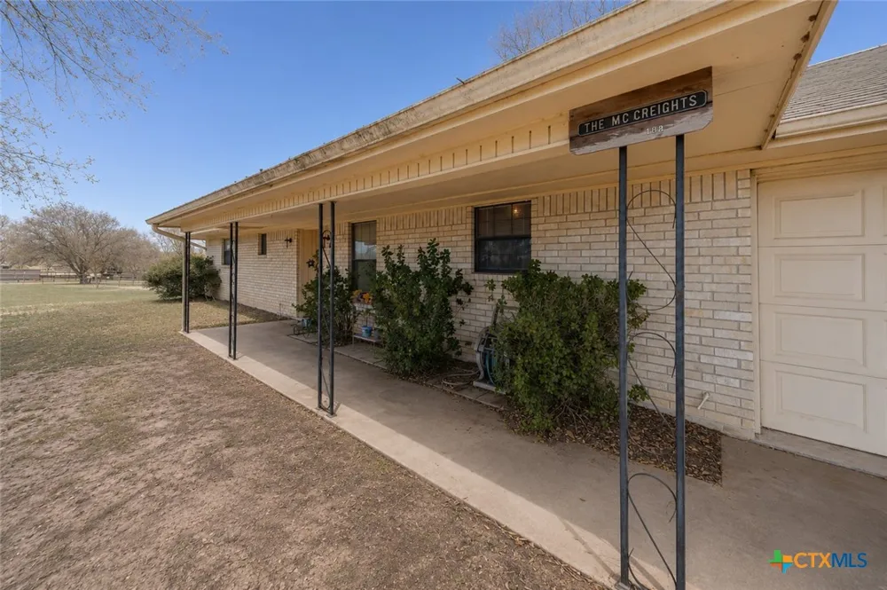 182 Norma Jean Boulevard Smithville, TX 78957