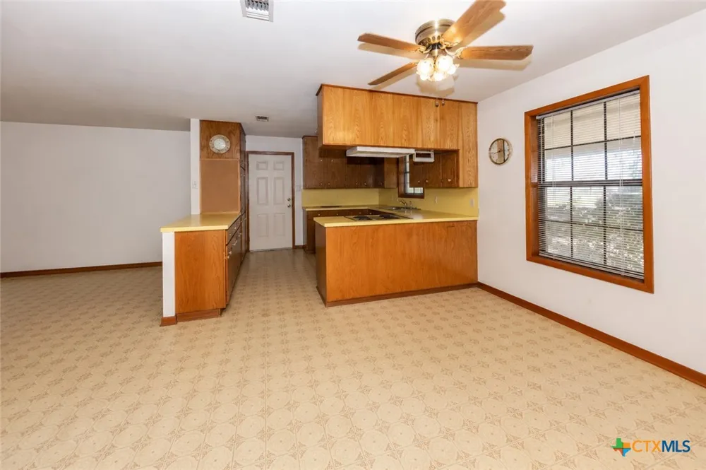 182 Norma Jean Boulevard Smithville, TX 78957