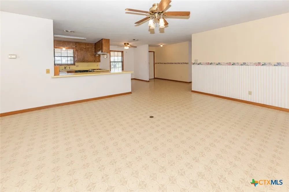 182 Norma Jean Boulevard Smithville, TX 78957