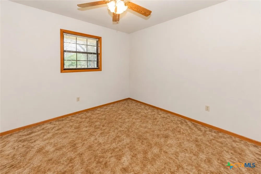 182 Norma Jean Boulevard Smithville, TX 78957