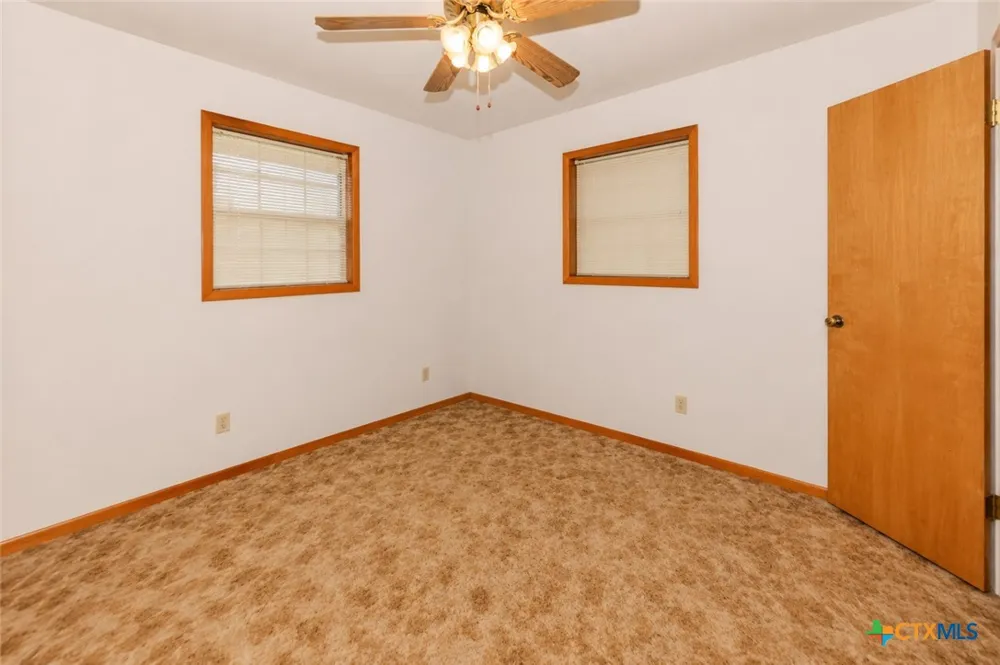 182 Norma Jean Boulevard Smithville, TX 78957