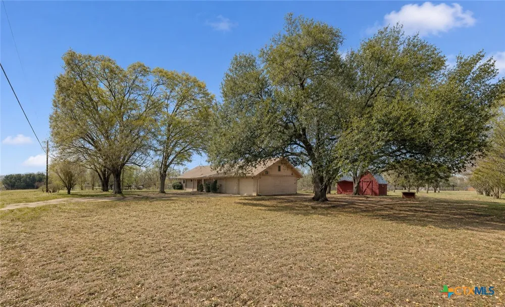 182 Norma Jean Boulevard Smithville, TX 78957