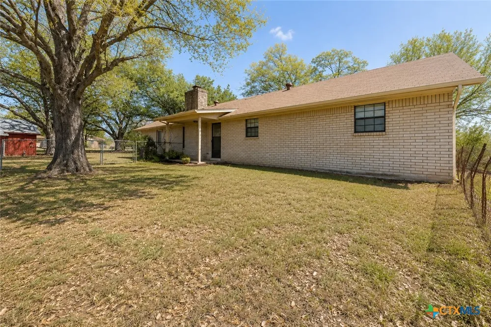 182 Norma Jean Boulevard Smithville, TX 78957