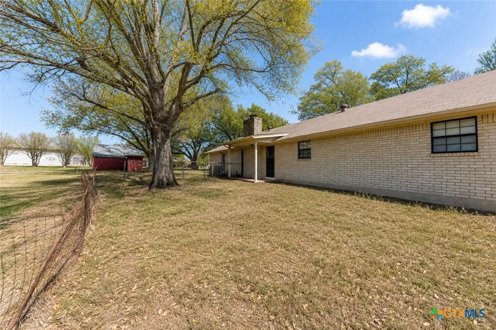 182 Norma Jean Boulevard Smithville, TX 78957