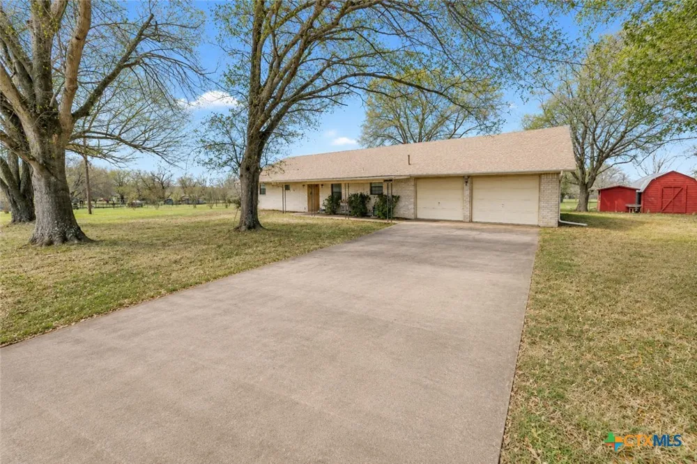 182 Norma Jean Boulevard Smithville, TX 78957