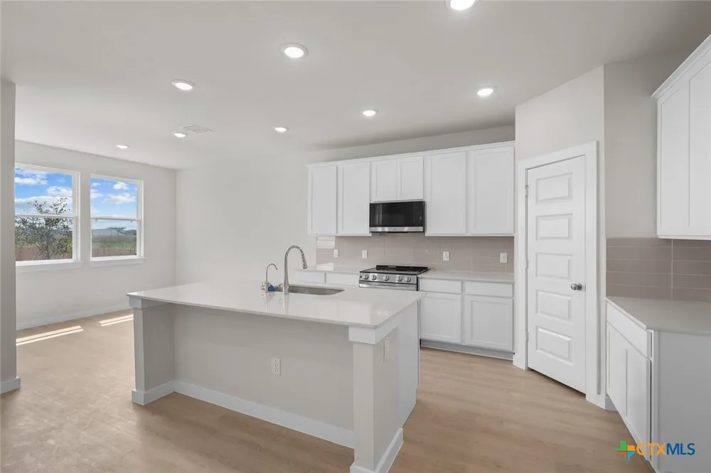 2517 Heritance Pass Seguin, TX 78155