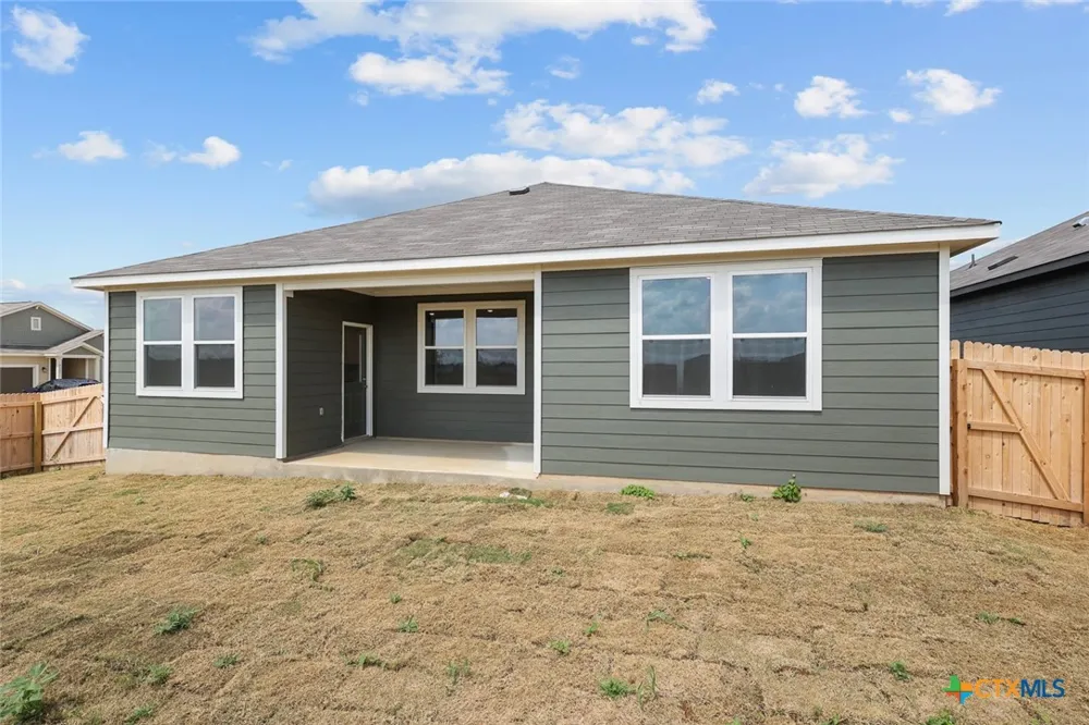 2517 Heritance Pass Seguin, TX 78155