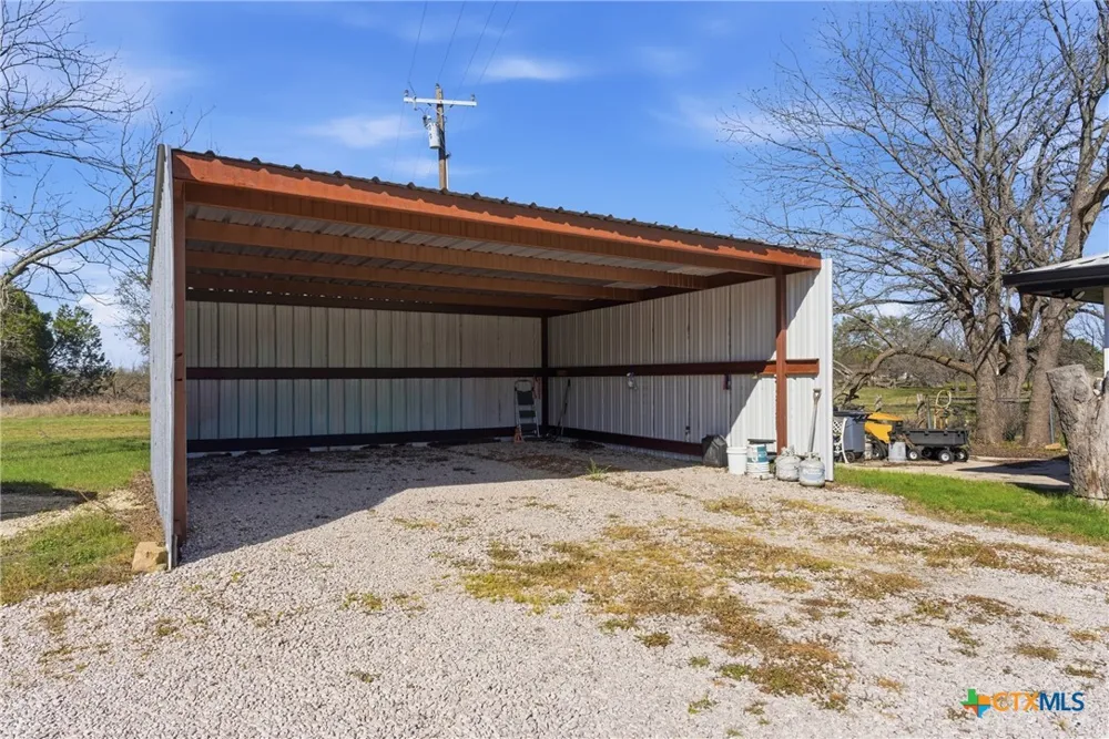 1115 County Road 2102 Lometa, TX 76853