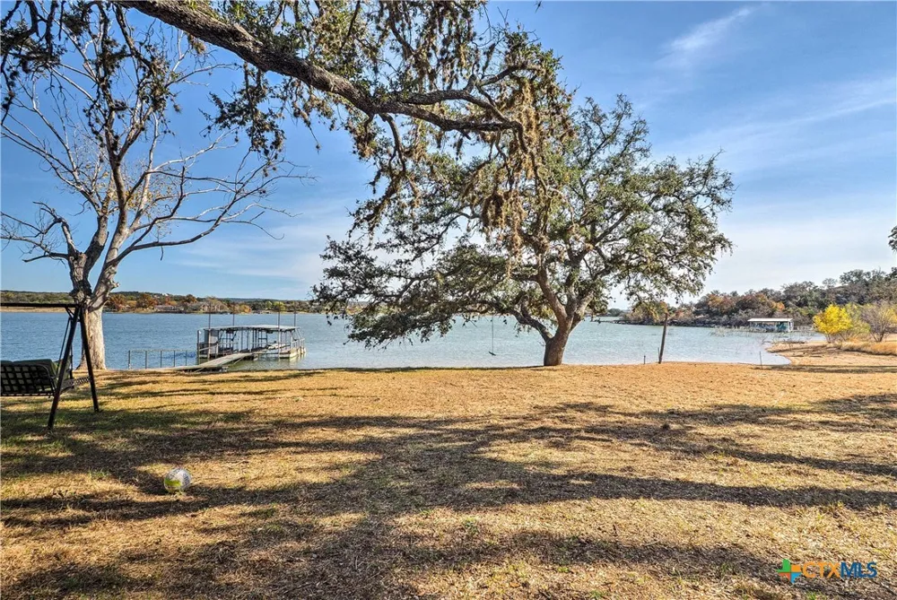 210 Lake Loop Tow, TX 78672