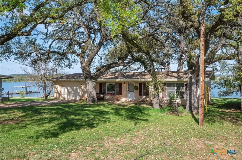 210 Lake Loop Tow, TX 78672