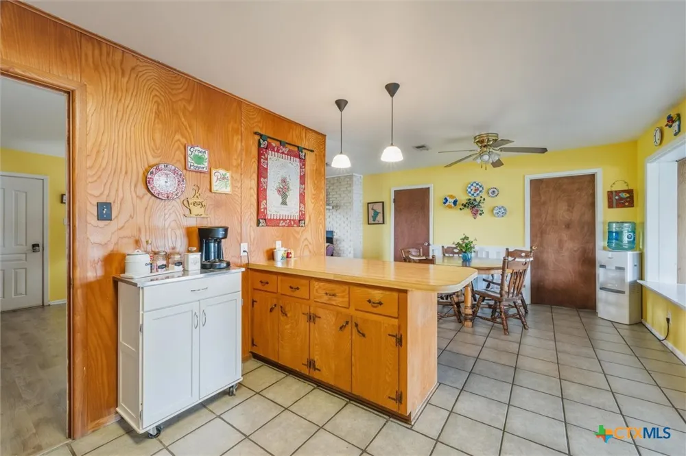 210 Lake Loop Tow, TX 78672