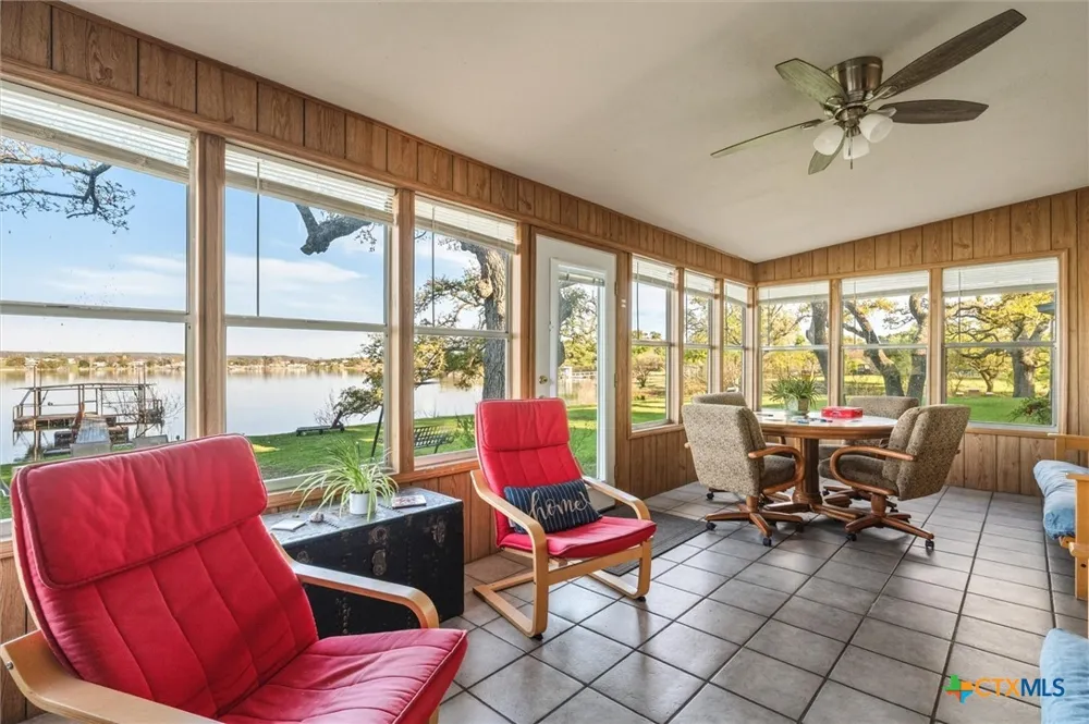 210 Lake Loop Tow, TX 78672