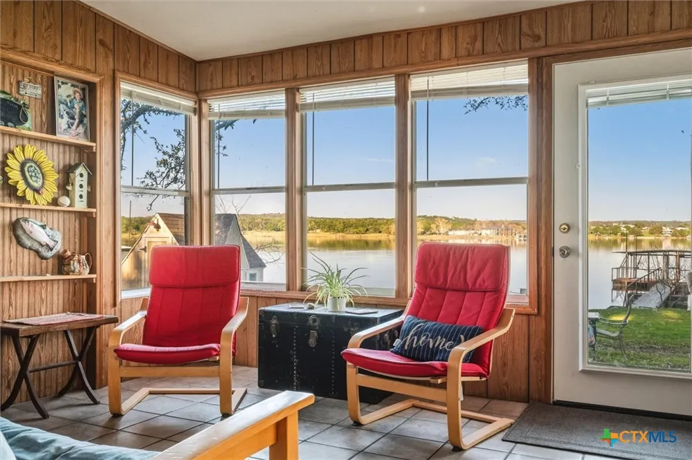 210 Lake Loop Tow, TX 78672