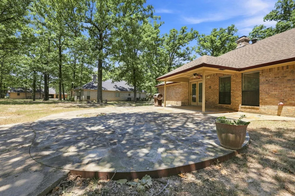 225 Red Oak Lane Powderly, TX 75473