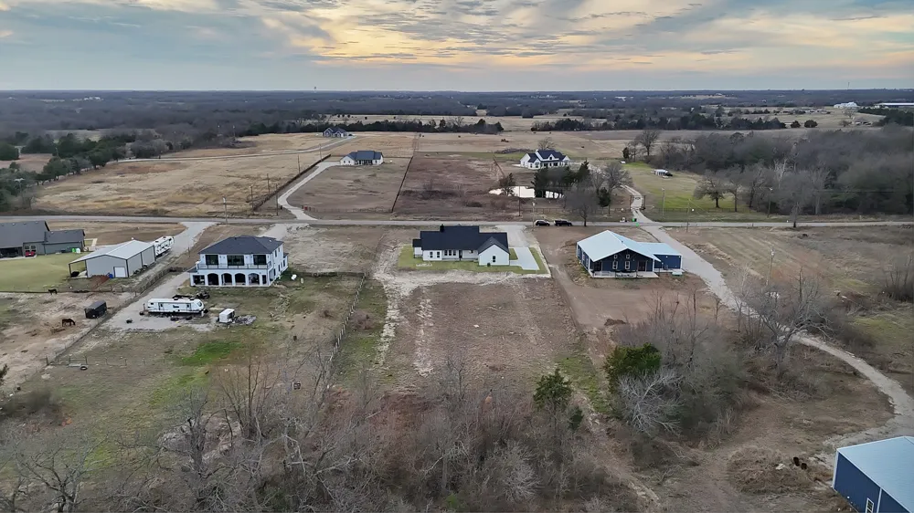 3089 County Road 1076 Celeste, TX 75423