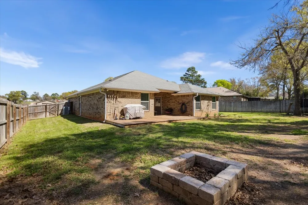 307 Mission Crest Circle Lindale, TX 75771