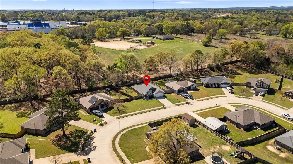 307 Mission Crest Circle Lindale, TX 75771