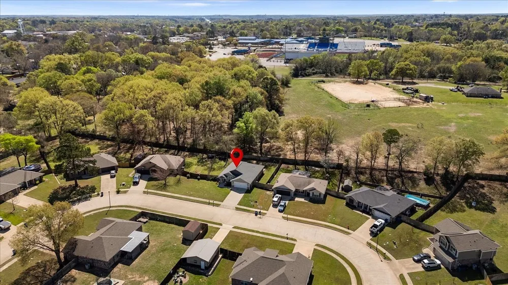 307 Mission Crest Circle Lindale, TX 75771