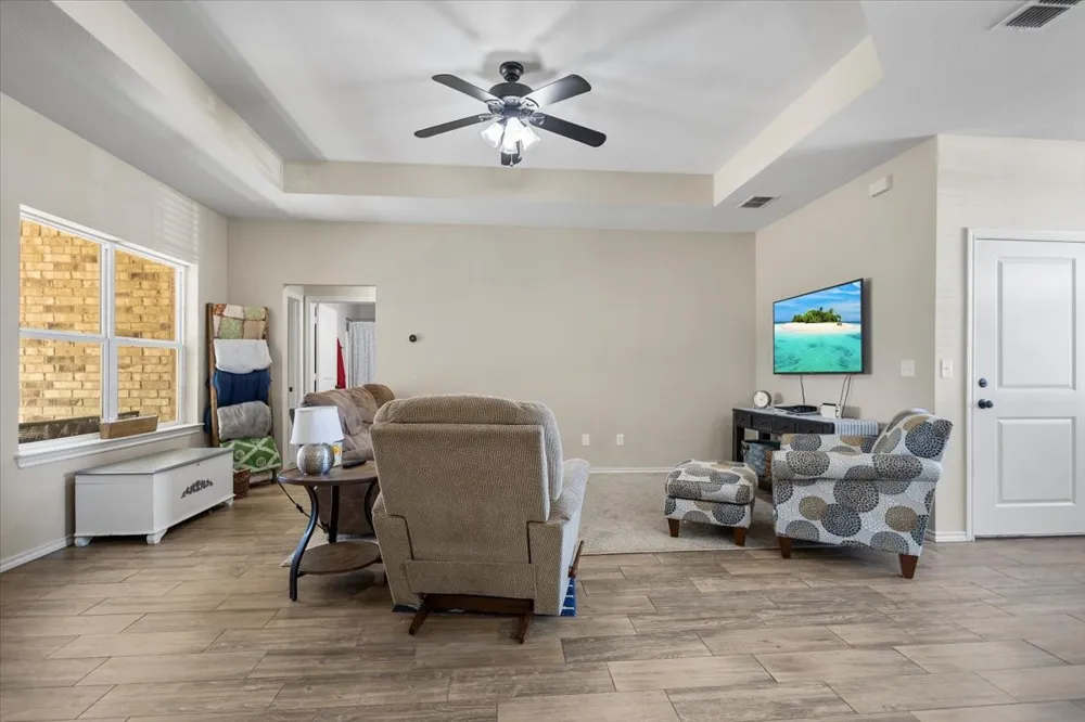 307 Mission Crest Circle Lindale, TX 75771