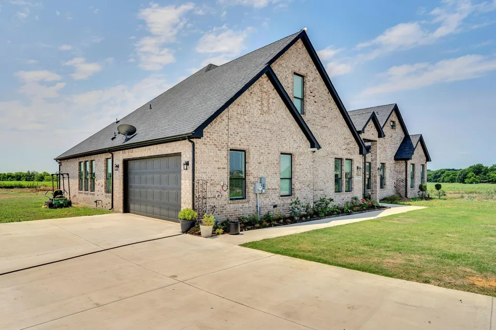 7299 Tom Trail Krum, TX 76249