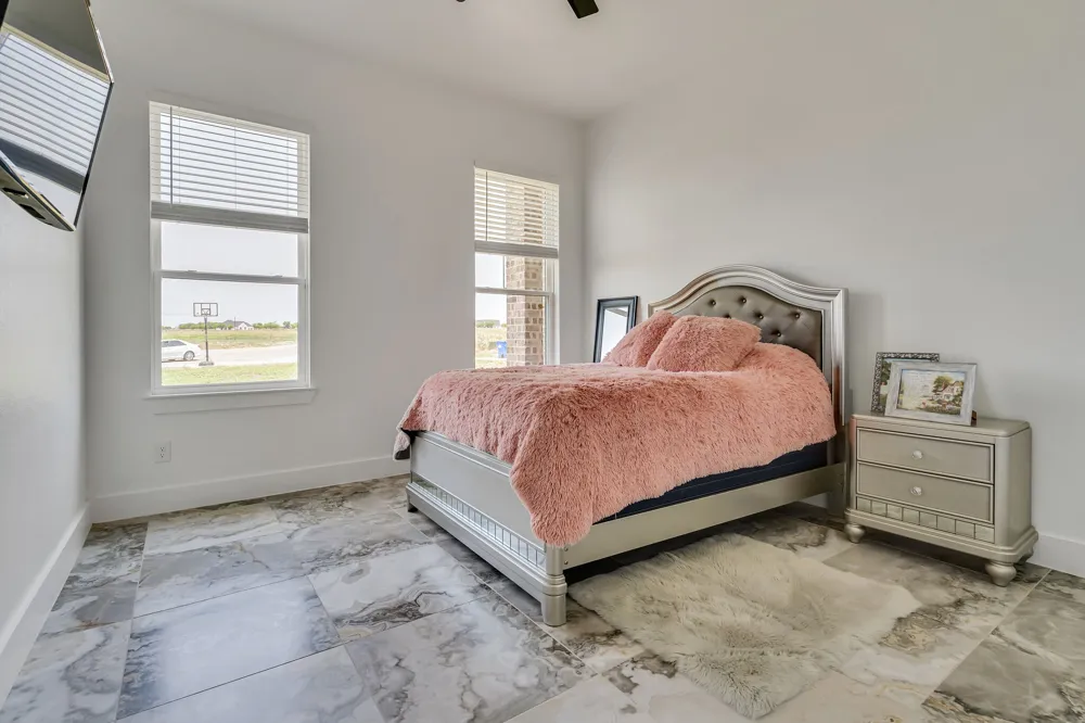 7299 Tom Trail Krum, TX 76249