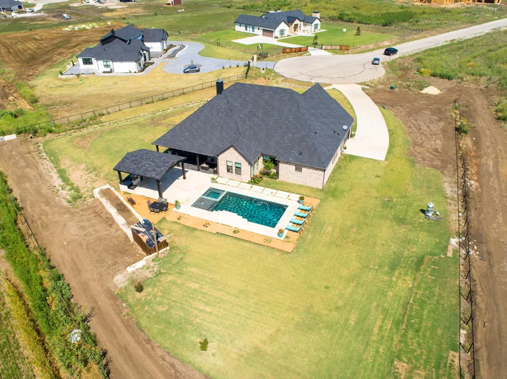 7299 Tom Trail Krum, TX 76249