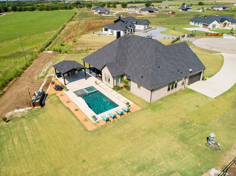 7299 Tom Trail Krum, TX 76249