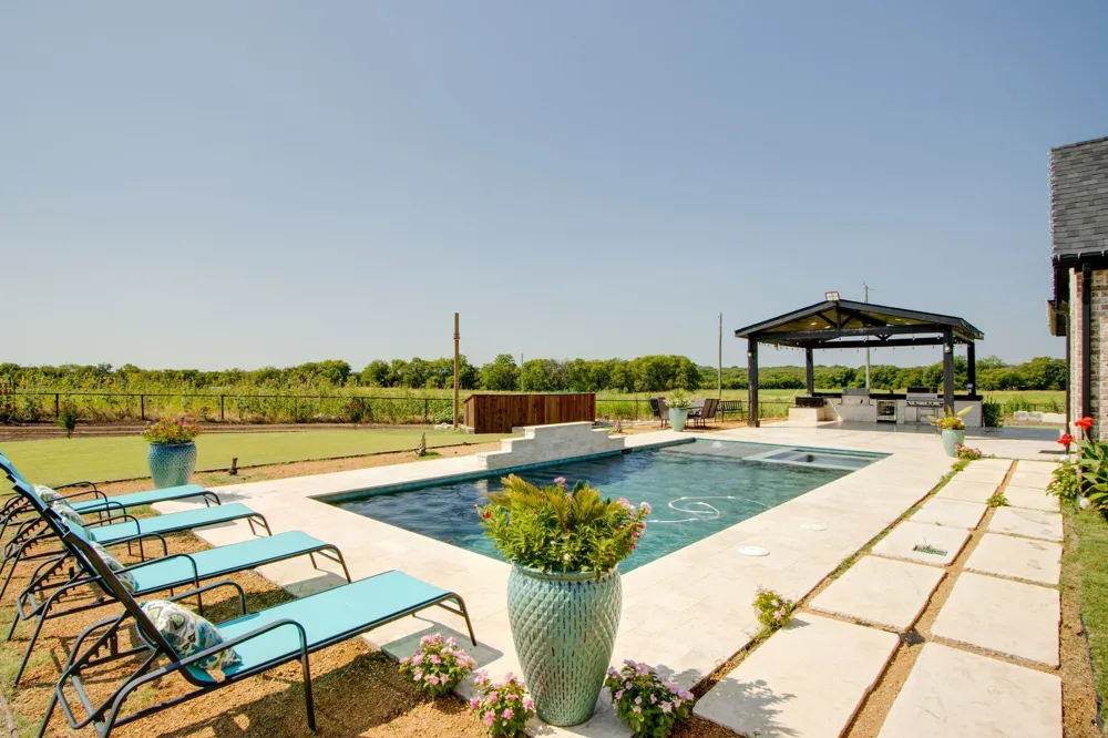 7299 Tom Trail Krum, TX 76249