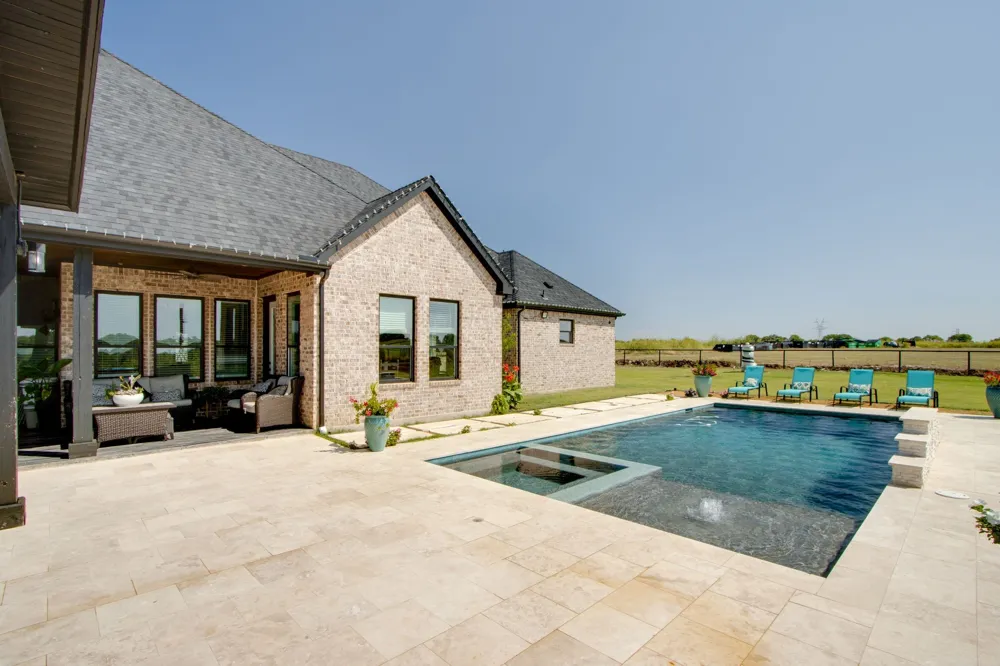 7299 Tom Trail Krum, TX 76249
