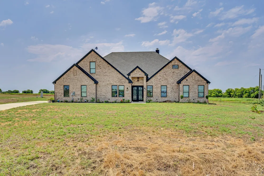 7299 Tom Trail Krum, TX 76249