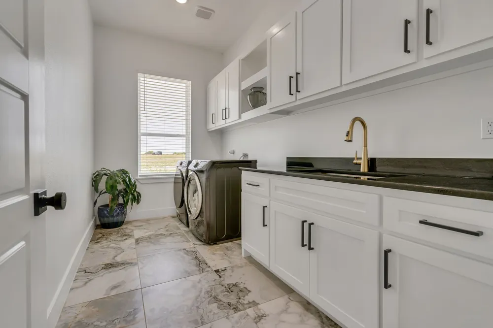 7299 Tom Trail Krum, TX 76249
