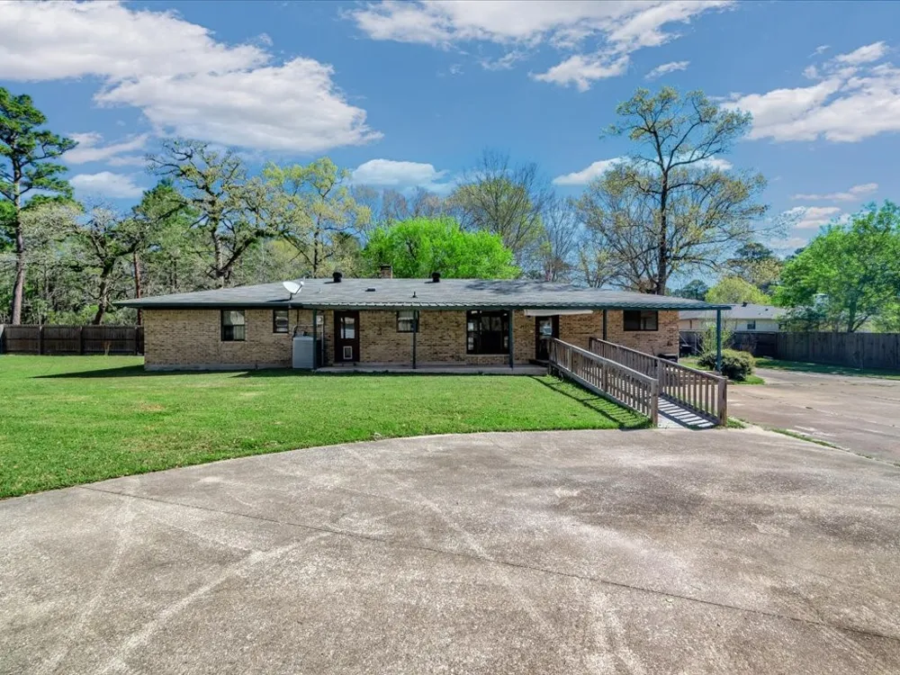 4636 Southwood Drive Lufkin, TX 75904