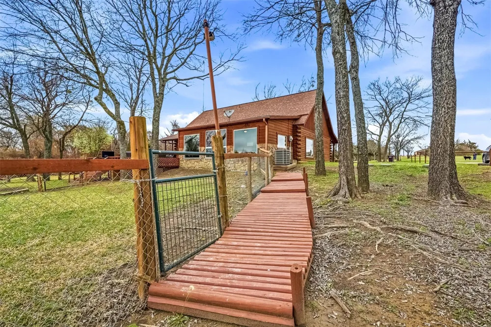 17311 E Us-82 Honey Grove, TX 75446