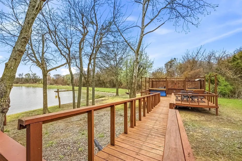 17311 E Us-82 Honey Grove, TX 75446