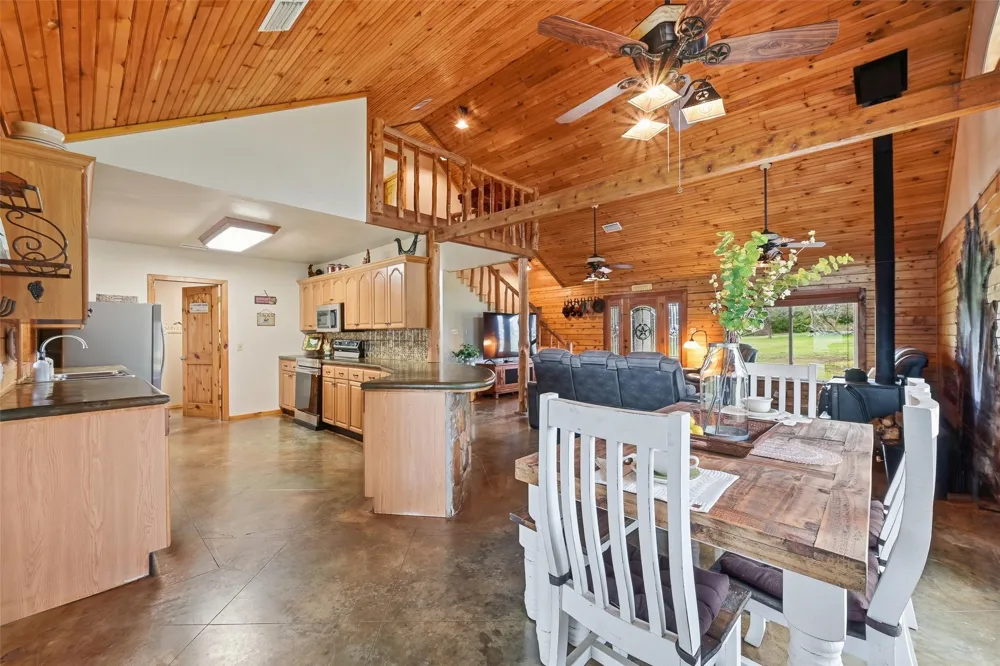 17311 E Us-82 Honey Grove, TX 75446