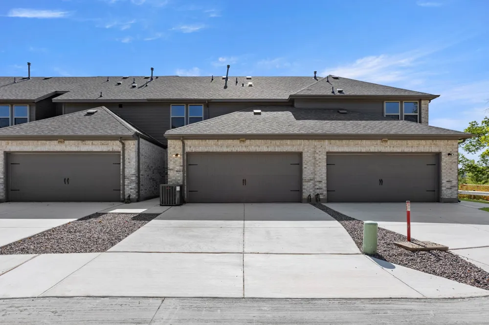 1987 Gentle Oak Trail Corinth, TX 76210