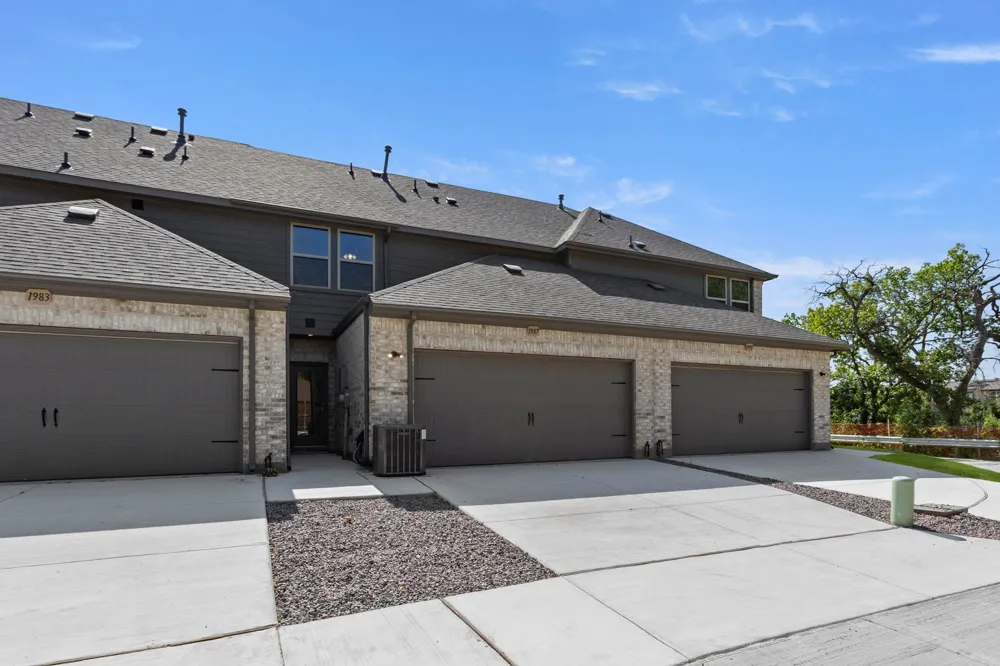 1987 Gentle Oak Trail Corinth, TX 76210