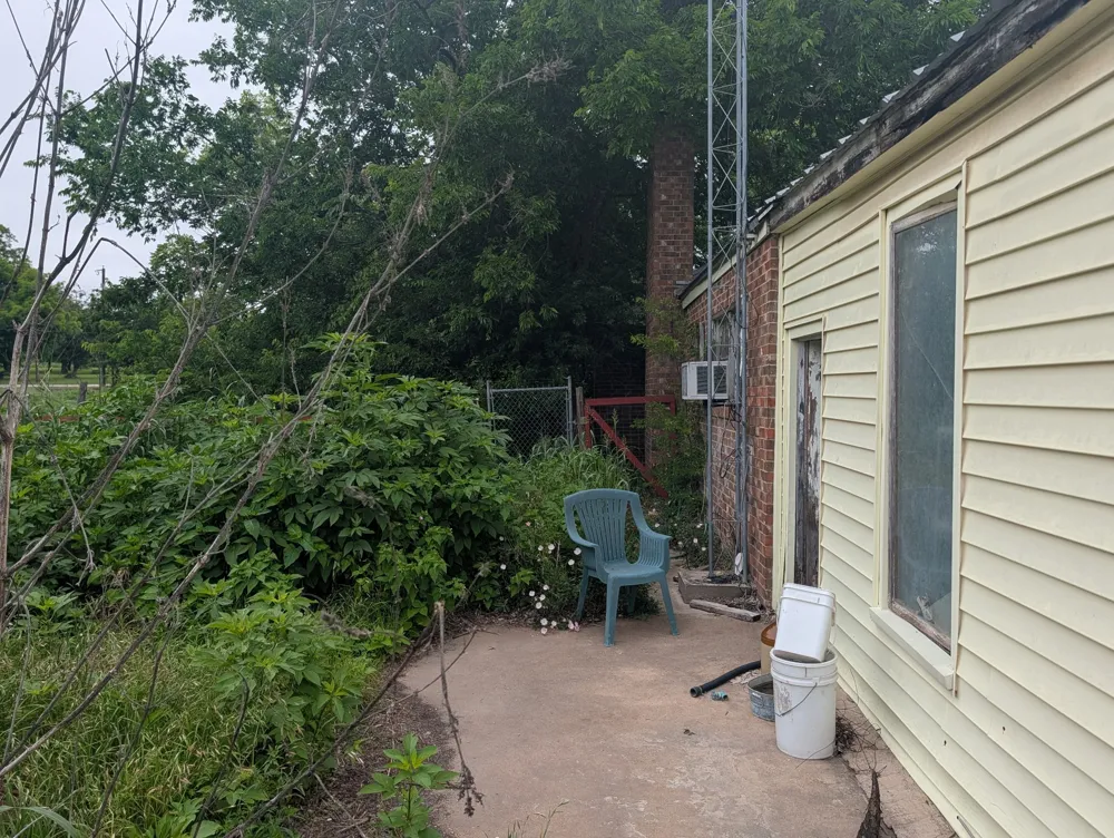 602 Avenue H Blanket, TX 76432