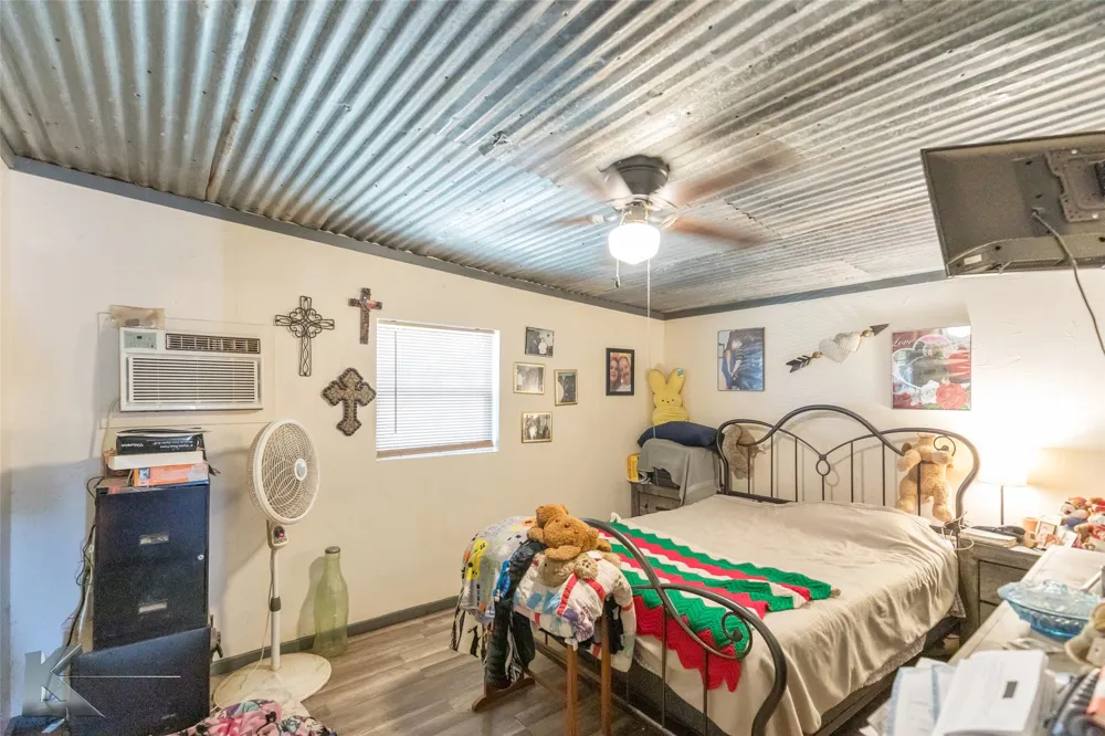 576 Mccartney Lane Tye, TX 79563