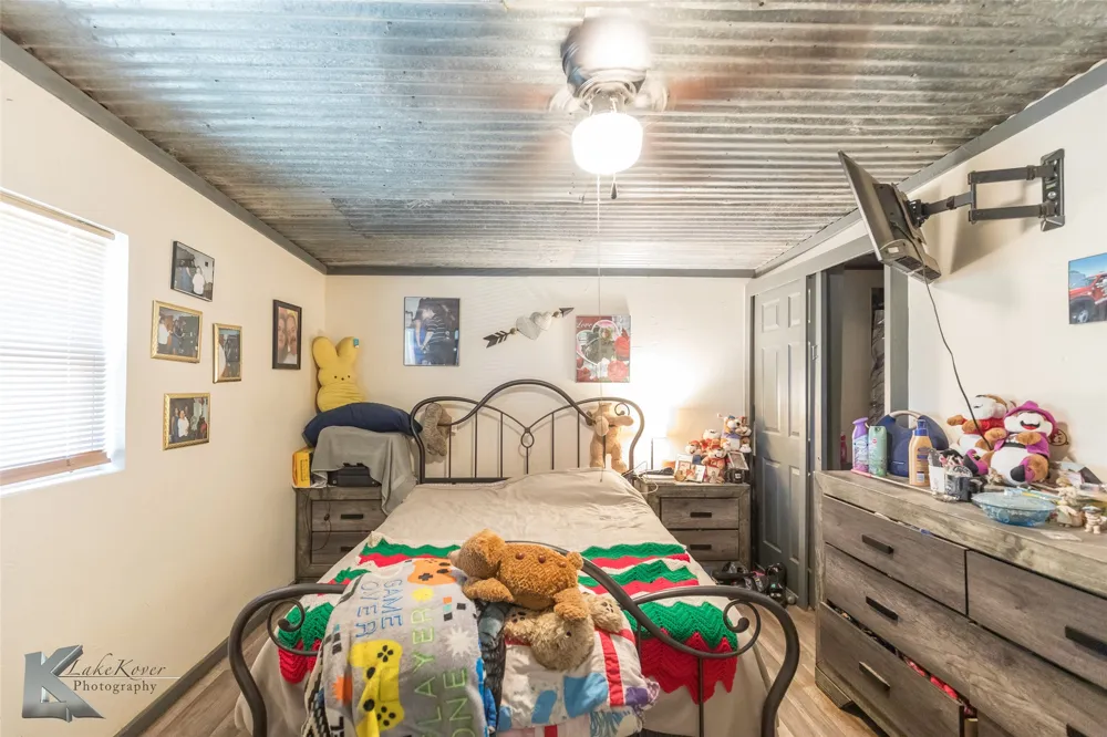 576 Mccartney Lane Tye, TX 79563