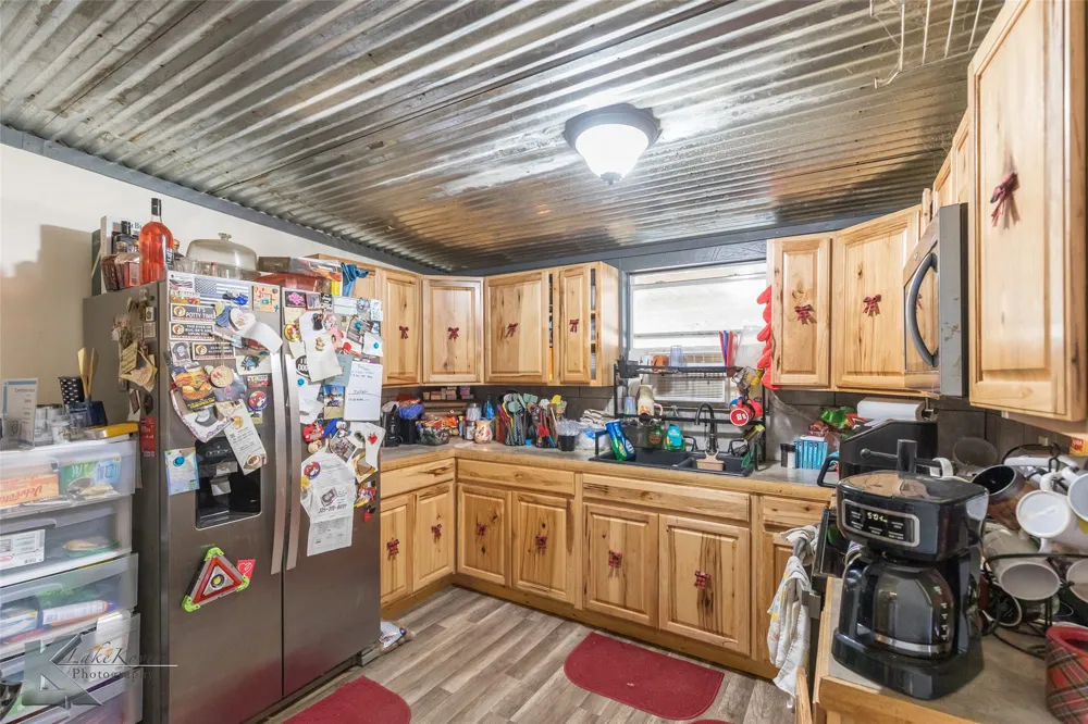 576 Mccartney Lane Tye, TX 79563