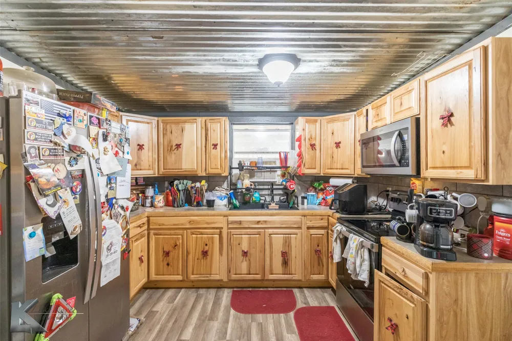 576 Mccartney Lane Tye, TX 79563