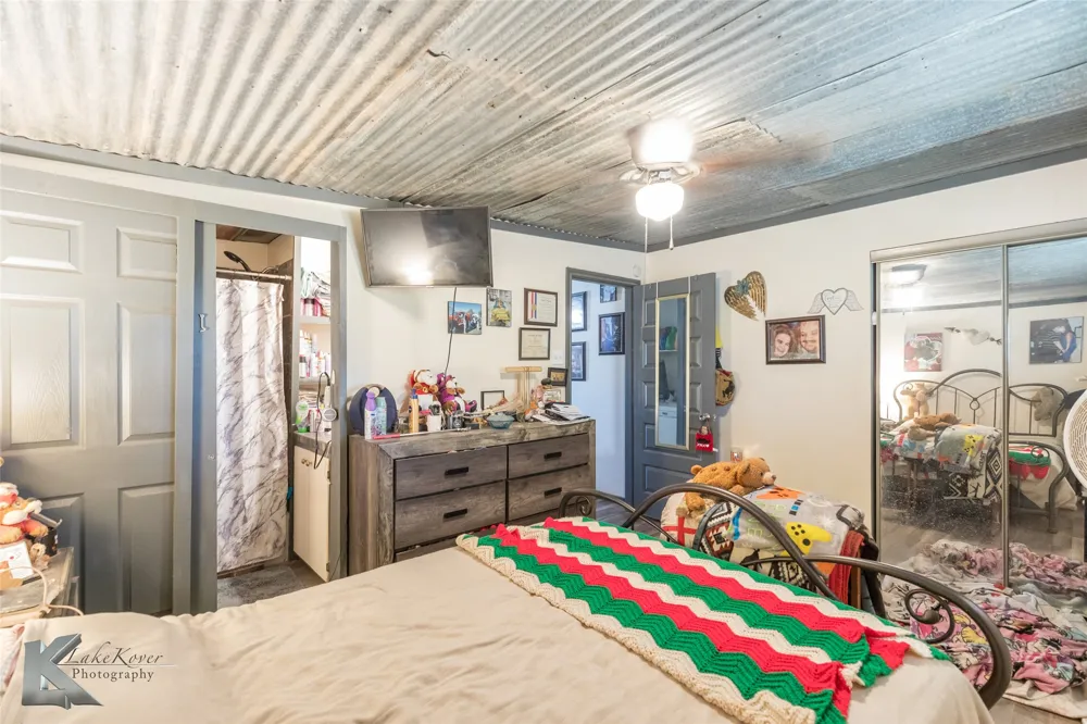 576 Mccartney Lane Tye, TX 79563