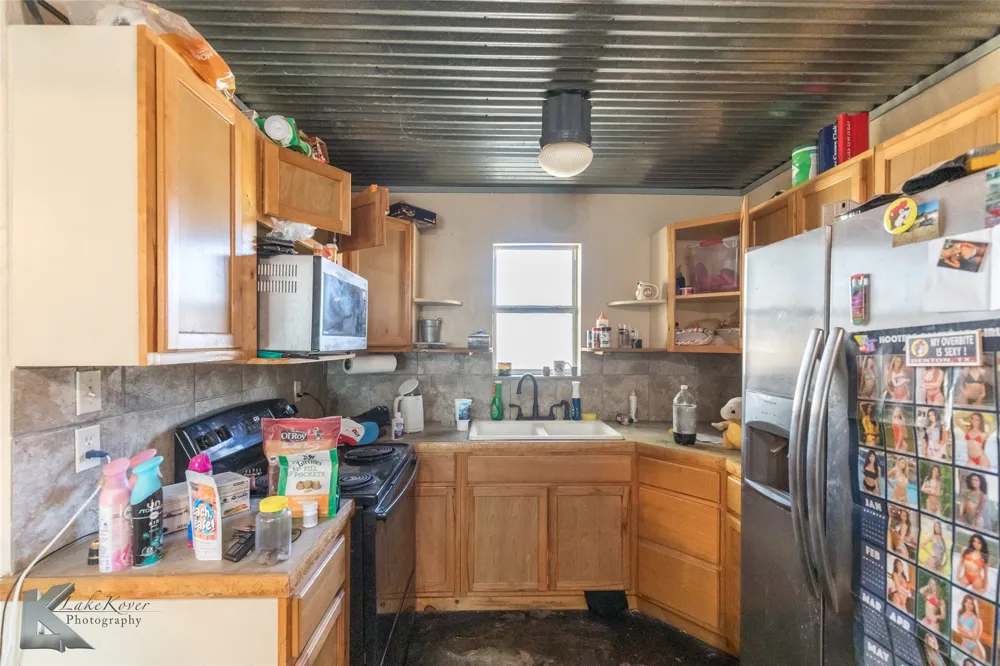 576 Mccartney Lane Tye, TX 79563
