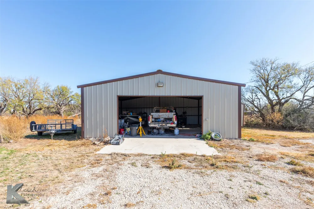 576 Mccartney Lane Tye, TX 79563