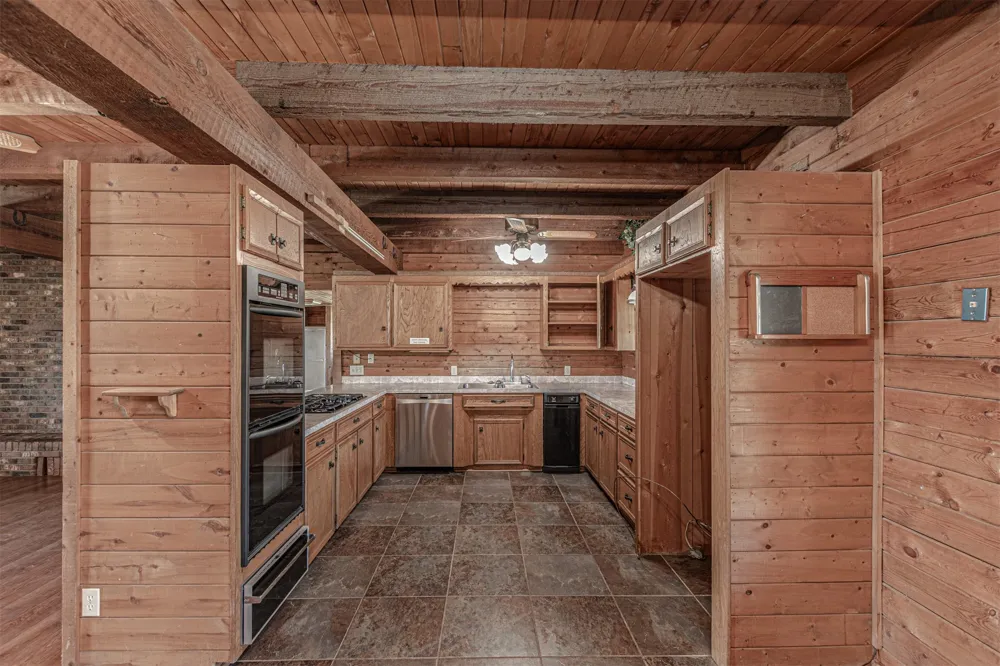 198 Vz County Road 4311 Ben Wheeler, TX 75754