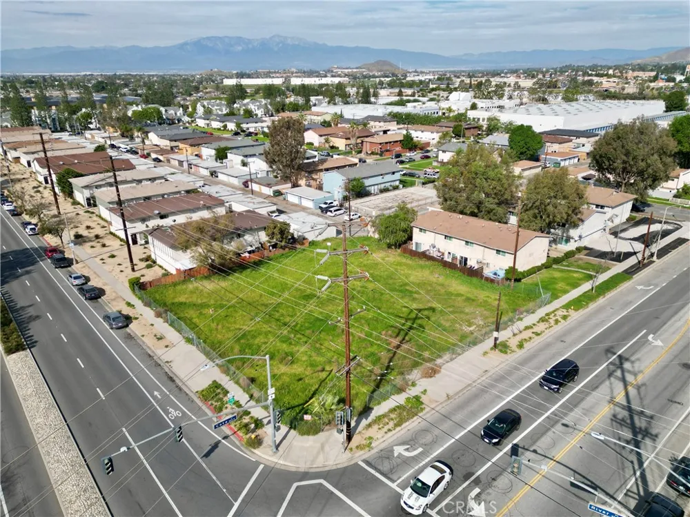 449 River Rd Corona, CA 92878